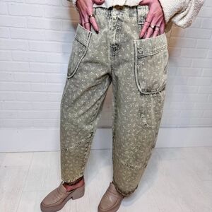 🌼 Easel Floral Barrel Jeans Olive Wash L 🩷